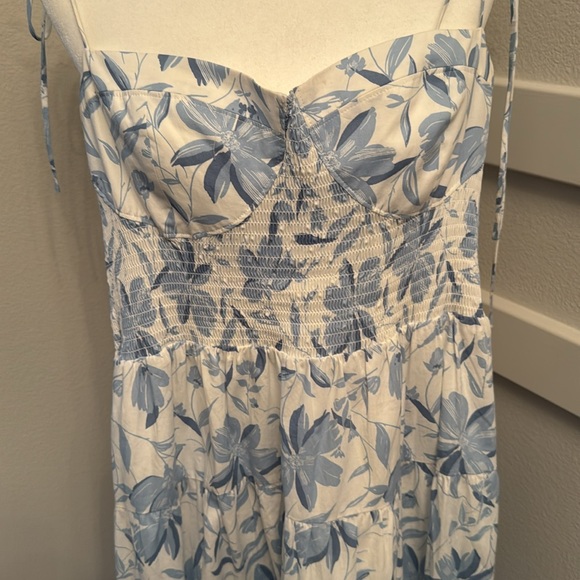 Wayf Blue and White Floral Dress - Picture 2 of 4